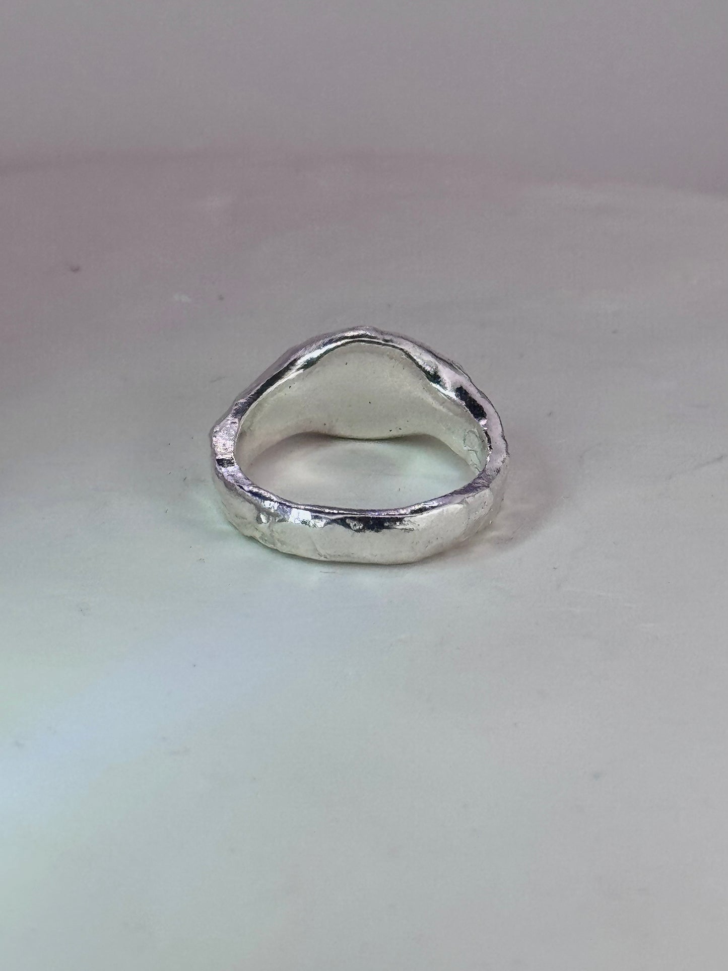 Organic signet ring