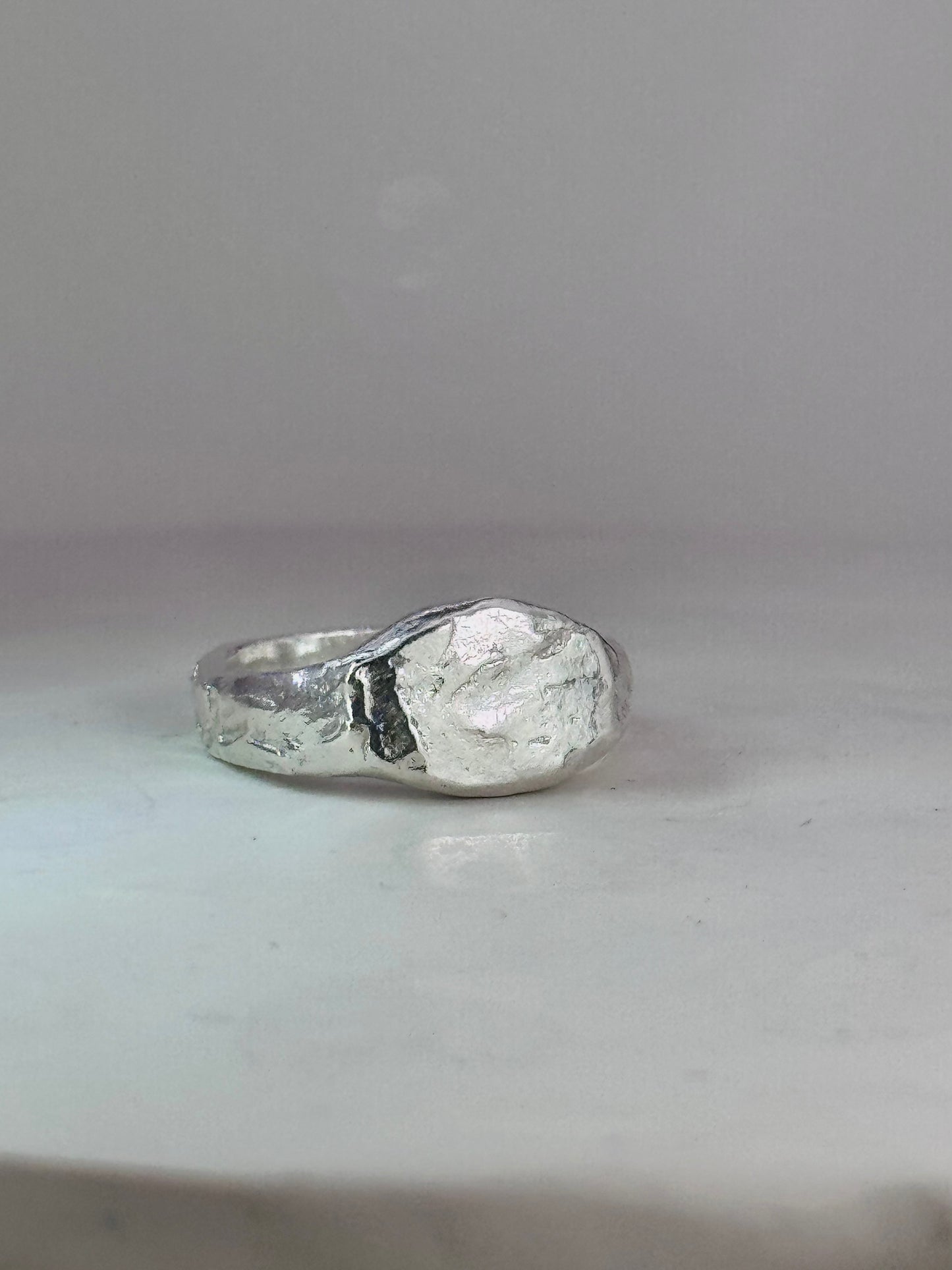 Organic signet ring