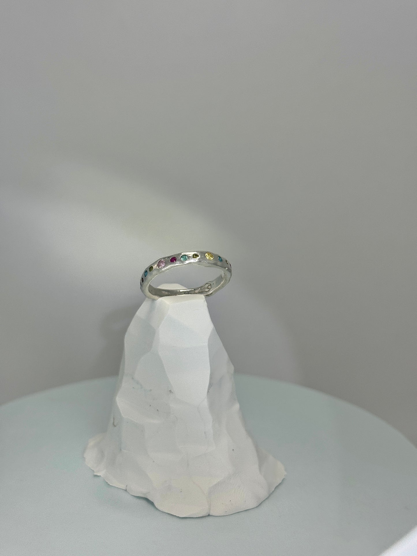 Tiny stackable ring