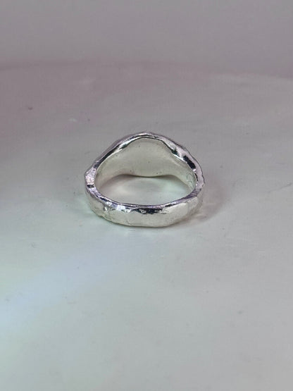 Organic signet ring