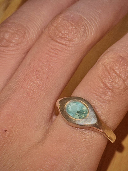 Blue oko ring
